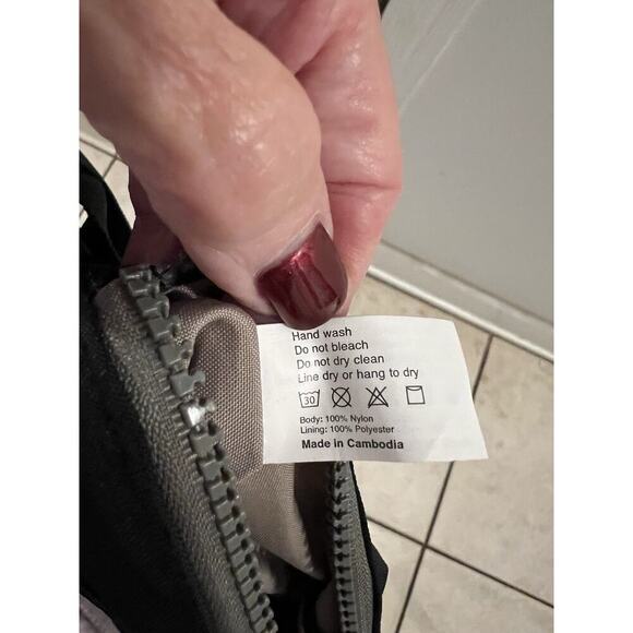 Baggallini Comrade Crossbody Shoulder Bag Black $68 MSRP - Picture 10 of 10